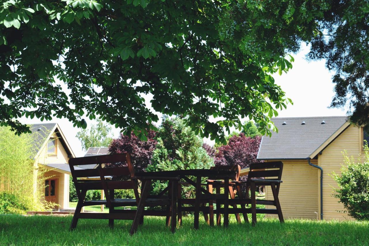 Matko Airport Es Elmenykoezpont Bed & Breakfast Exterior photo